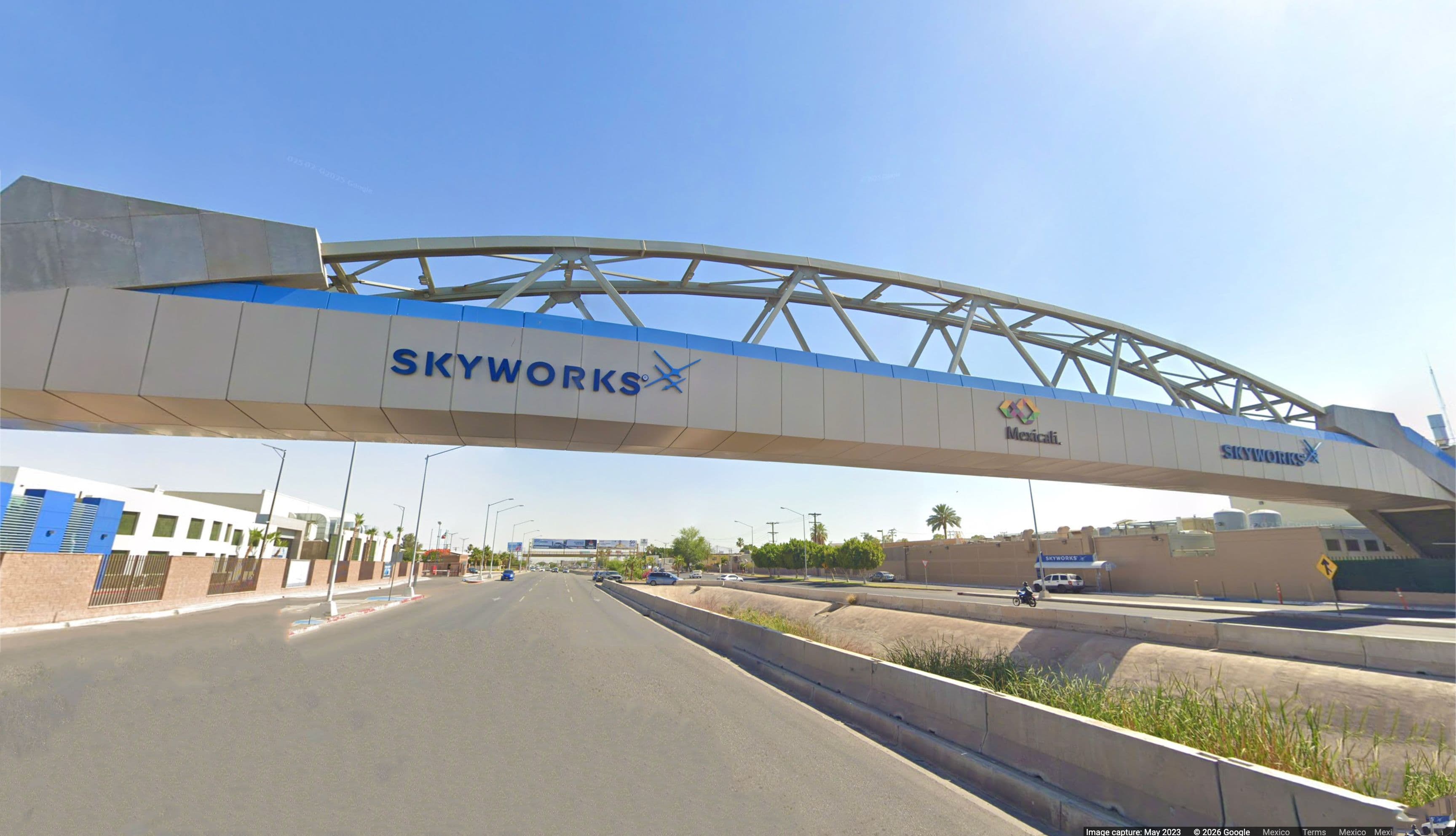 Puente Skyworks — 95 metros sin columnas intermedias